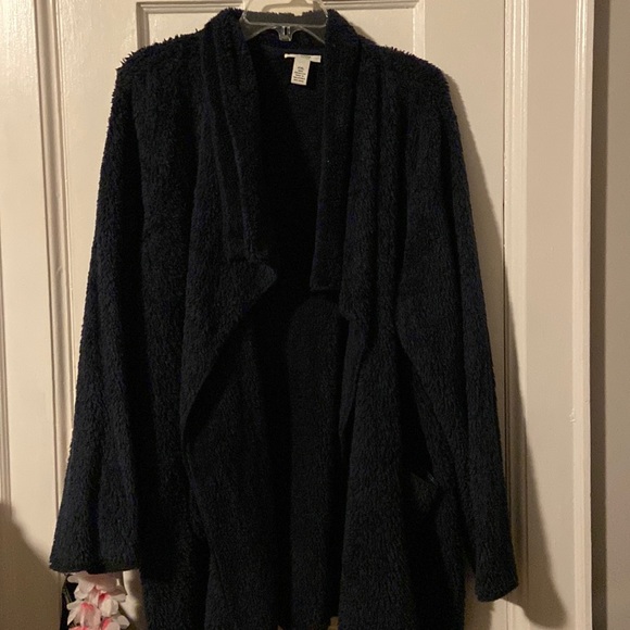 robe/sweater - Picture 1 of 3
